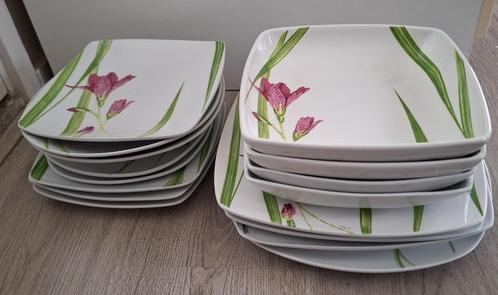 Verschillende borden van Ligne Hotesse, bloemen bladeren, Huis en Inrichting, Keuken | Servies, Gebruikt, Bord(en), Overige stijlen