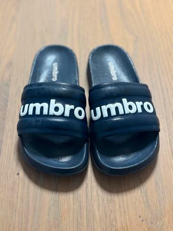 Umbro Slippers Maat 33 - Jongen/Meisje beschikbaar voor biedingen