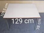 grote ijzeren TAFEL, met formica blad. ca. 110 X 130 cm, 100 tot 150 cm, 100 tot 150 cm, Gebruikt, Rechthoekig