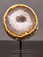 Agaat op standaard, ong. 0,9 kg, ong. 15cm hoog, 30,- euro, Ophalen, Mineraal