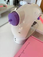 Zeer nette compacte naaimachine – Inclusief garen, Hobby en Vrije tijd, Naaimachines en Toebehoren, Ophalen, Zo goed als nieuw