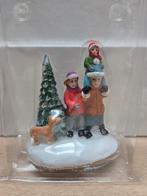 Nieuw in verpakking - kerstbeeldje, familie met hond, Ophalen of Verzenden, Nieuw