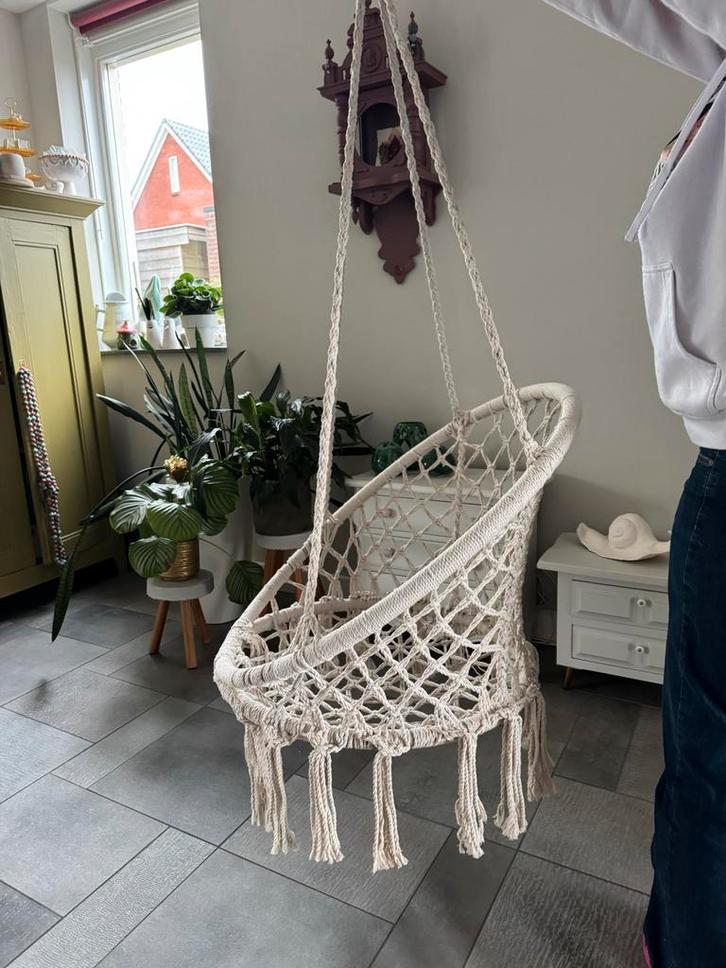 Hangstoel met haken - Max. 100 kg, Huis en Inrichting, Stoelen, Zo goed als nieuw, Eén, Stof, Wit, Ophalen of Verzenden