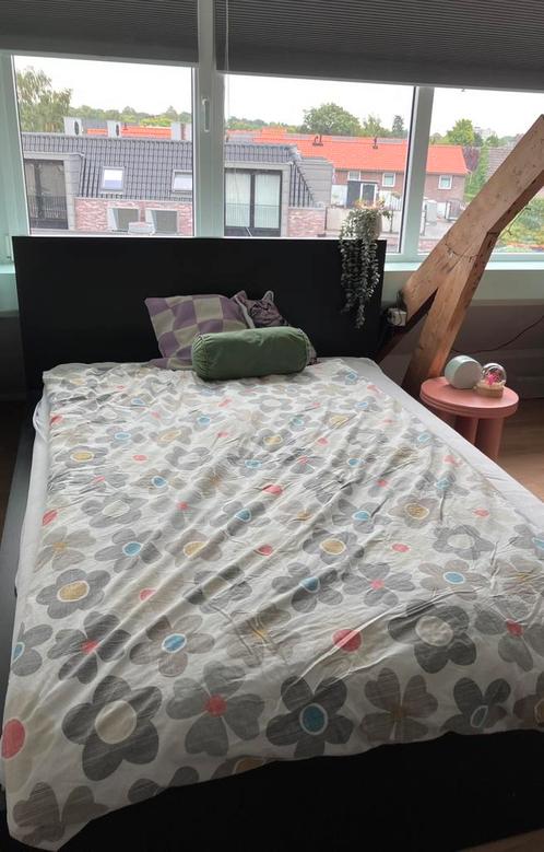 Bed 140x200 zwart Malm, Huis en Inrichting, Slaapkamer | Bedden, Zo goed als nieuw, Tweepersoons, 140 cm, 200 cm, Hout, Zwart