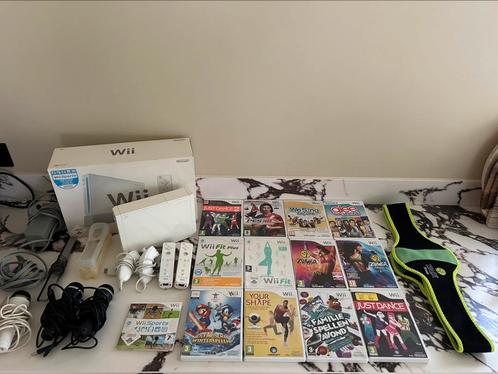 Nintendo Wii + Controllers + Games + Veel extra’s, Spelcomputers en Games, Spelcomputers | Nintendo Wii, Zo goed als nieuw, Met 2 controllers
