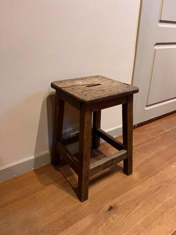 Vintage Franse brutalist kruk eiken beschikbaar voor biedingen
