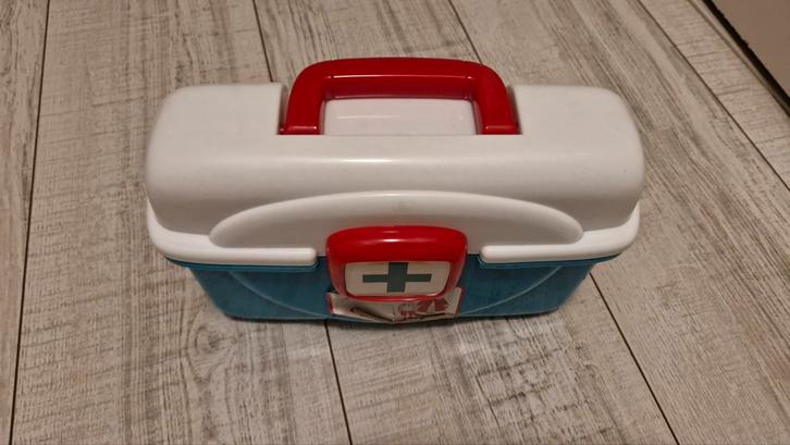 Dokterskoffer met accessoires, Kinderen en Baby's, Speelgoed | Overig, Gebruikt, Jongen of Meisje, Ophalen of Verzenden