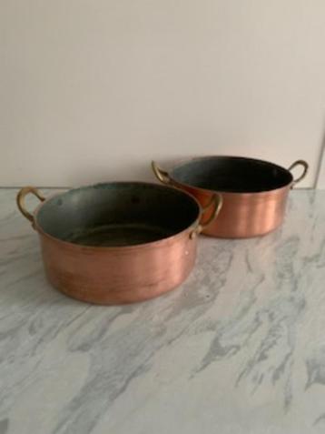 Rood koperen pannen 2x met geel koper handvat beschikbaar voor biedingen