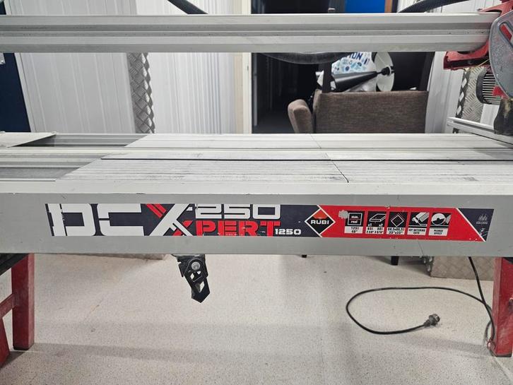 Tegelzaagtafel Rubi DCX-250 - Zo goed als nieuw!, Doe-het-zelf en Verbouw, Gereedschap | Zaagmachines, Zo goed als nieuw, Cirkelzaag