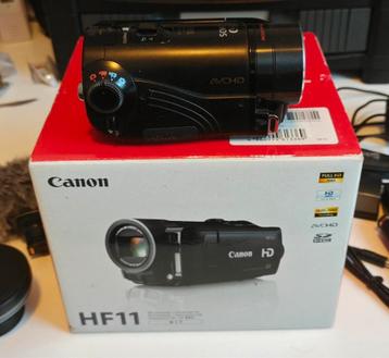 Canon HF11 met diverse accessories  beschikbaar voor biedingen