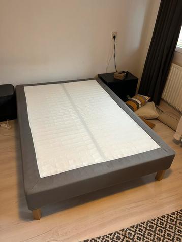 Säbövik Ikea boxspring (140x200) incl twee ondermatrassen beschikbaar voor biedingen
