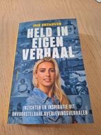 Held in eigen verhaal - Iris Enthoven, Ophalen of Verzenden, Zo goed als nieuw