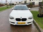 BMW 1-Serie 116I 100KW 5DR 2014 Wit, Auto's, 1-Serie, 65 €/maand, Zwart, 4 cilinders