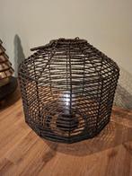 Zwart en stoer windlicht van rotan met lampje op batterij, Ophalen, Overige materialen, 25 tot 50 cm, Zwart