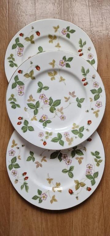 Wedgwood Wild Strawberry 3 ontbijtbordjes 22 cm beschikbaar voor biedingen