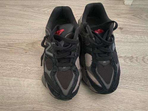 ⚡️New Balance 9060 Black – Maat 37 – Nu €30, Sport en Fitness, Loopsport en Atletiek, Zo goed als nieuw, Hardloopschoenen, Hardlopen