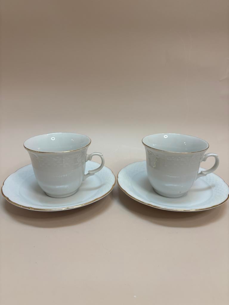 Thun Porselein Vintage Kop en Schotel Set 4 delig, Ophalen of Verzenden, Zo goed als nieuw, Effen, Kop(pen) en/of Schotel(s)