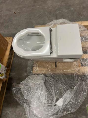 Wc pot 2 x nieuw ( 1x verlengd ) beschikbaar voor biedingen