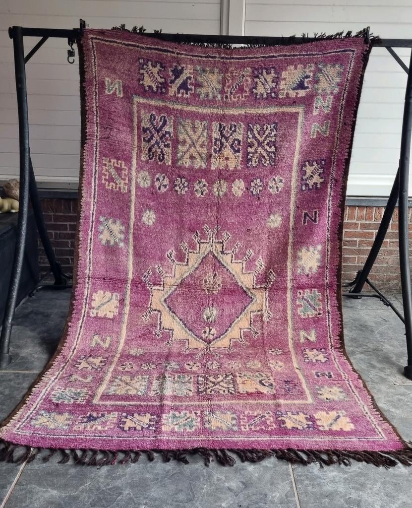 Beni mguild berber tapijt,marokkaans vloerkleed 265x150 cm, Huis en Inrichting, Verzenden, Rechthoekig, 200 cm of meer