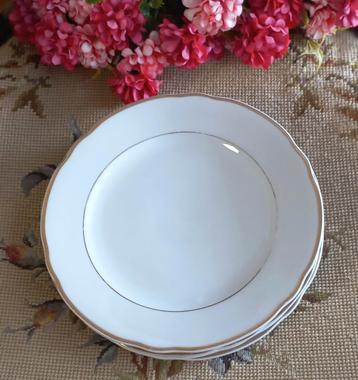 Set van 4 witte brocante ontbijtbordjes, Schumann Bavaria  beschikbaar voor biedingen