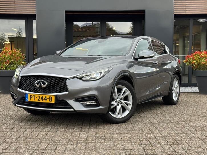 Infiniti Q30 1.6t 115kW Luxe (bj 2016, automaat), Auto's, Infiniti, Te koop, Q30, ABS, Airbags, Airconditioning, Boordcomputer