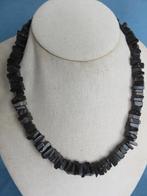 Antieke kralen ketting in zwart steen - bodemvondst, Sieraden, Tassen en Uiterlijk, Antieke sieraden, Ophalen of Verzenden, Overige materialen