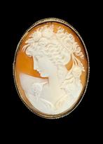 Prachtige Handgesneden Camee Broche in 14 k gouden Rand, Sieraden, Tassen en Uiterlijk, Antieke sieraden, Verzenden, Goud, Broche
