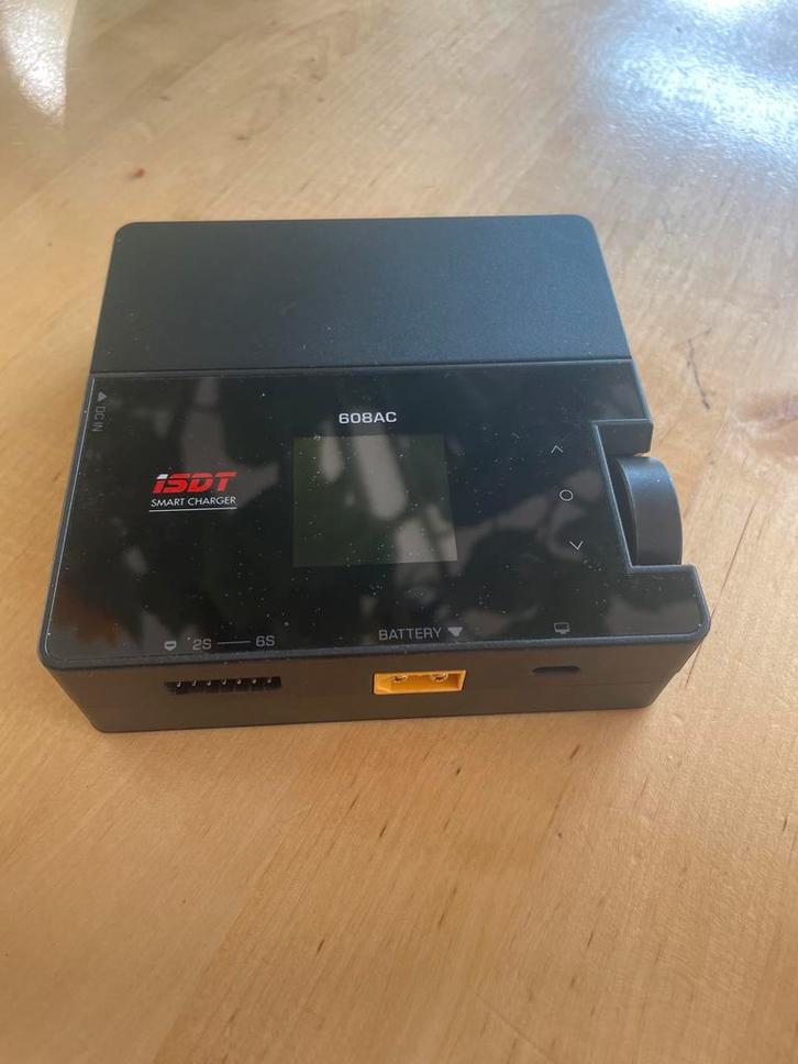 ISDT Smartcharger 608AC - Acculader, Hobby en Vrije tijd, Metaaldetectors, Gebruikt, Overige merken, Ophalen of Verzenden