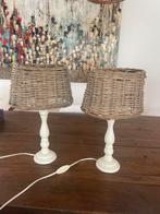 2 witte houten lamp met rieten kap bed lampje staande, Minder dan 50 cm, Gebruikt, Ophalen of Verzenden, Hout