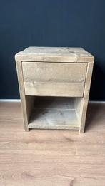 Nachtkastje van steigerhout, Huis en Inrichting, Slaapkamer | Nachtkastjes, Ophalen, Gebruikt, Minder dan 45 cm, Minder dan 55 cm