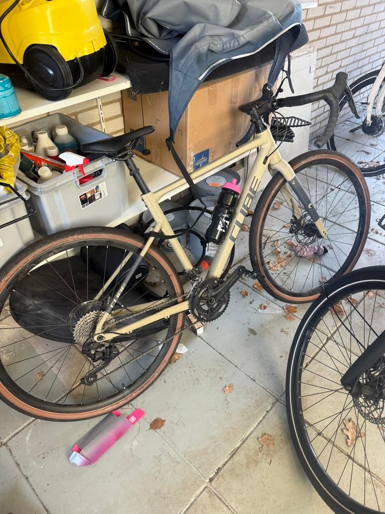 cube gravel dames fiets!, Fietsen en Brommers, Ophalen of Verzenden, Zo goed als nieuw, Meer dan 20 versnellingen, Overige merken