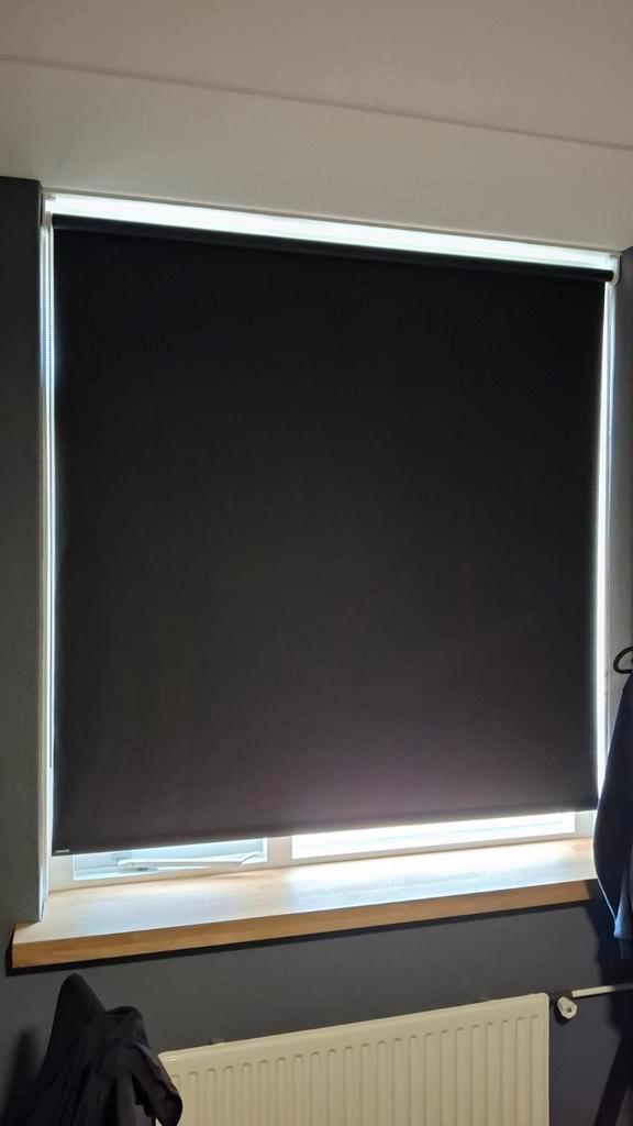 Zwart Verduisterend Rolgordijn 147 x 162 cm Nieuw, Doe-het-zelf en Verbouw, Rolluiken, Nieuw, 150 tot 200 cm, 100 tot 150 cm, Overige kleuren