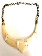 Vintage ketting  met been ingelegde parelmoer hanger, Gebruikt, Overige kleuren, Ophalen of Verzenden, Overige materialen