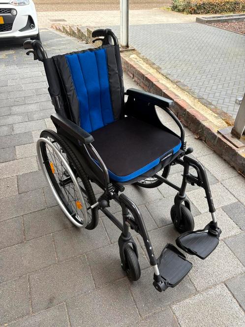 Rolstoel lichtgewicht Vermeiren D200 split, Diversen, Rolstoelen, Zo goed als nieuw, Handbewogen rolstoel, Inklapbaar, Ophalen