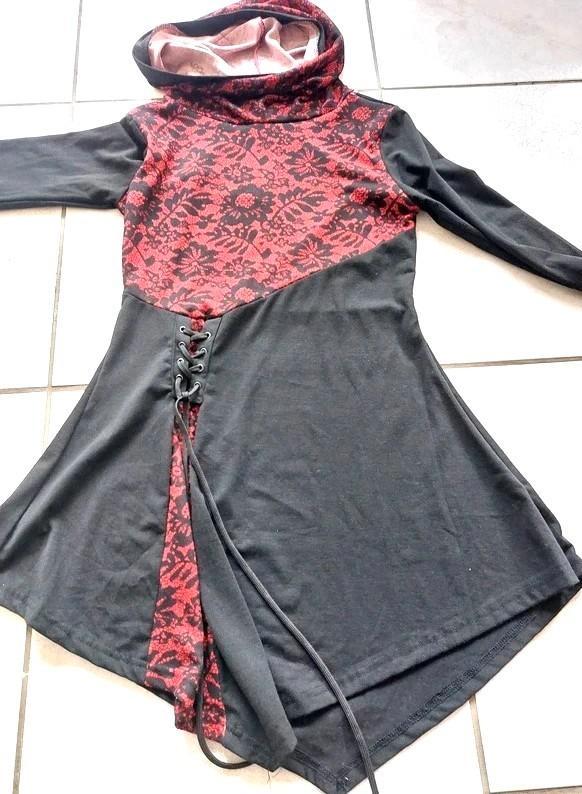 Lucky zwart/rood tuniekje - jurkje met capuchon (40), Kleding | Dames, Jurken, Nieuw, Maat 38/40 (M), Rood, Knielengte, Ophalen of Verzenden