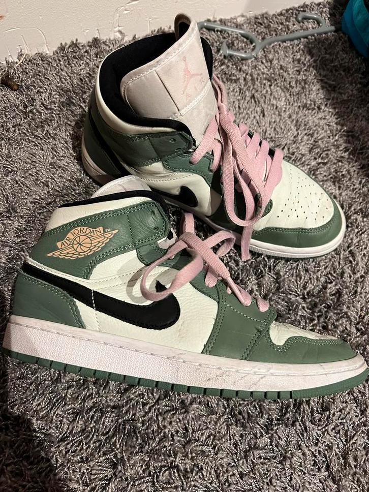 NIKE AIR JORDAN gympen maat 38 origineel zgan, Kleding | Dames, Schoenen, Zo goed als nieuw, Sneakers of Gympen, Wit, Ophalen of Verzenden