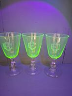 3 oude uranium wijn glaasjes, Antiek en Kunst, Antiek | Glas en Kristal, Ophalen of Verzenden