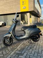 Vespa primavera 2018 mat grijs, Fietsen en Brommers, Ophalen, Overige modellen, Zo goed als nieuw, Benzine