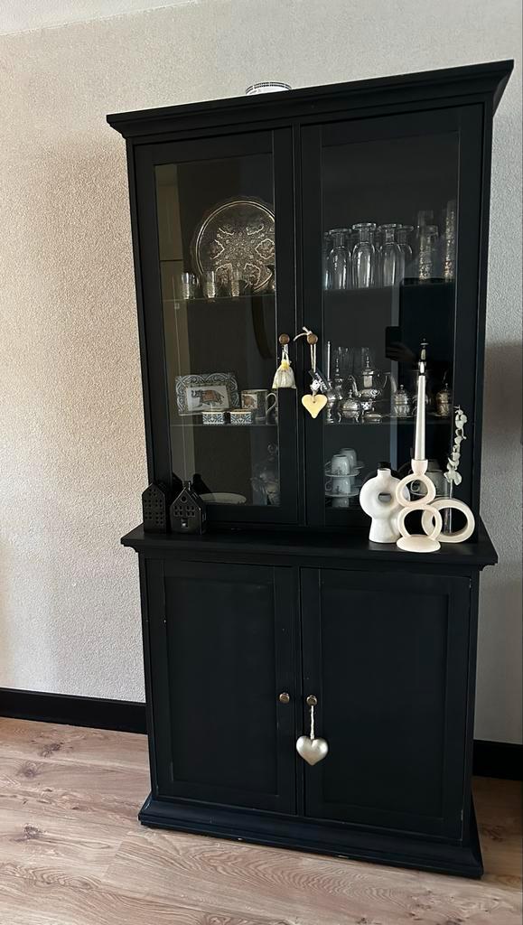 Zwarte Buffetkast met Glas, Huis en Inrichting, Kasten | Buffetkasten, Gebruikt, 150 tot 200 cm, 100 tot 150 cm, 25 tot 50 cm