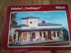 Te koop : POLA treinstation, Hobby en Vrije tijd, Modeltreinen | H0, Overige merken, Gelijkstroom of Wisselstroom, Brug, Tunnel of Gebouw