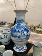 Chinees handbeschilderde vaas - blauw/wit, Huis en Inrichting, Woonaccessoires | Vazen, Ophalen, Blauw, Aardewerk of Porselein