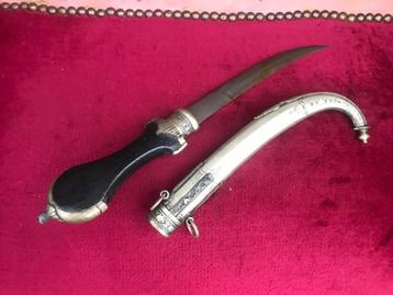 zeer nette oude Arabische dolk/ koummya beschikbaar voor biedingen