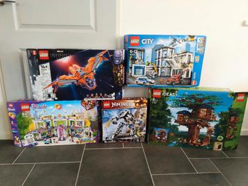 Lege LEGO dozen beschikbaar voor biedingen