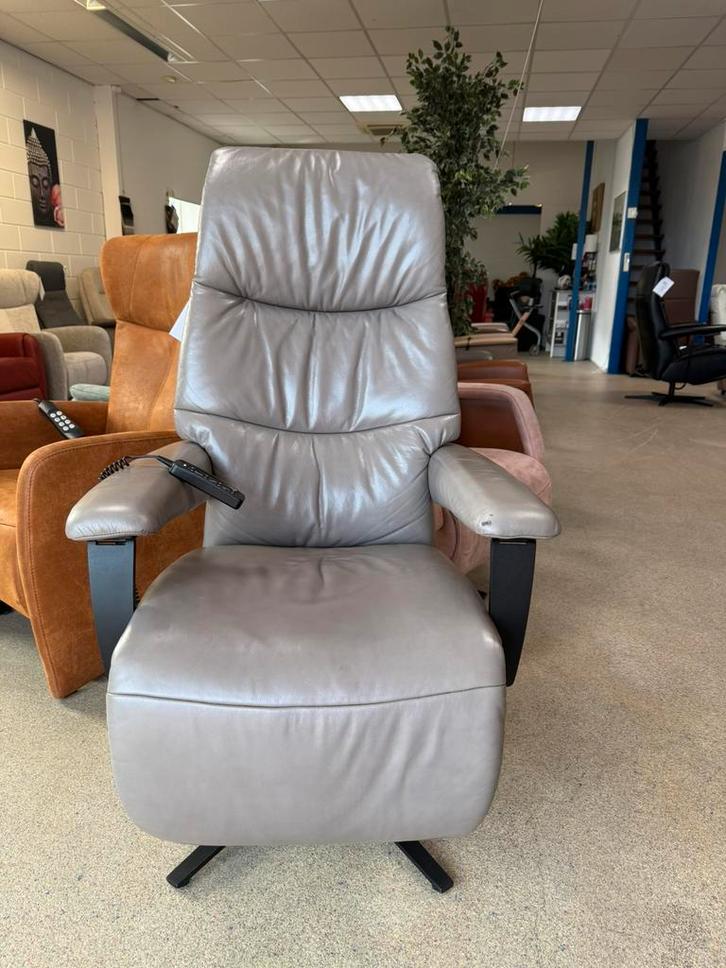 Meubelzorg sta op stoel relax fauteuil gratis bezorging, Huis en Inrichting, Fauteuils, Zo goed als nieuw, Leer, Ophalen of Verzenden