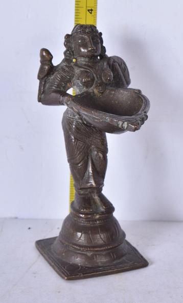 Deepalakshmi bronzen olielamp, India,  Hindoeïsme beschikbaar voor biedingen