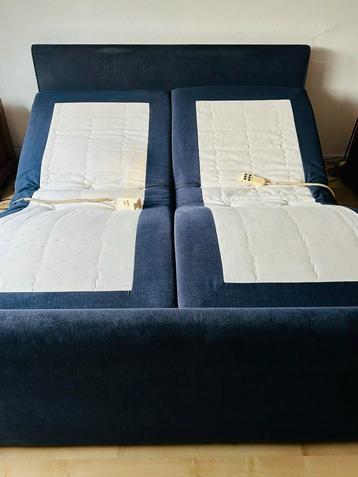 Elektrisch verstelbaar bed 180x200 beschikbaar voor biedingen