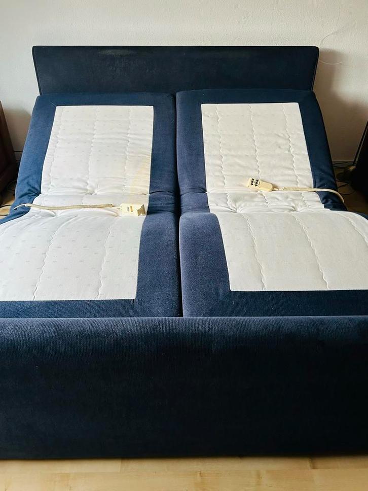 Elektrisch verstelbaar bed 180x200, Huis en Inrichting, Slaapkamer | Bedden, Gebruikt, Tweepersoons, 180 cm, 200 cm, Stof, Blauw