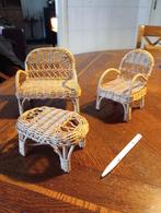 Decoratie of speelgoed rotan bankje, stoel en tafeltje, Ophalen of Verzenden, Zo goed als nieuw, Toebehoren