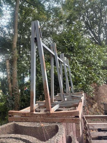 Glasbok 110cm hoog 80cm breed beschikbaar voor biedingen
