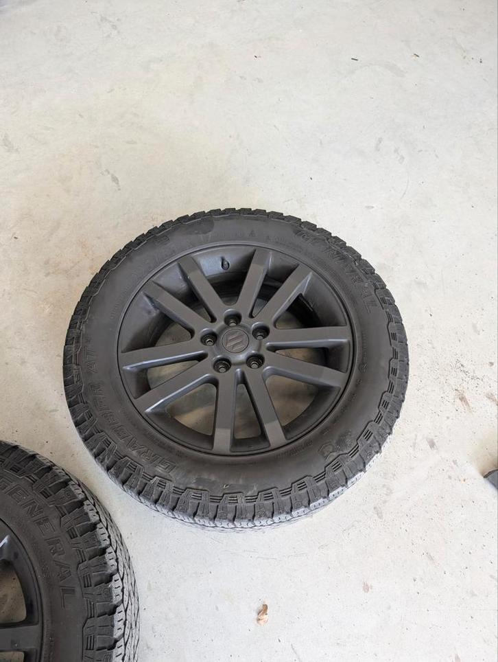 Grand Vitara 5x114.3 17 inch met offroad banden, Auto diversen, Tuning en Styling, Ophalen of Verzenden